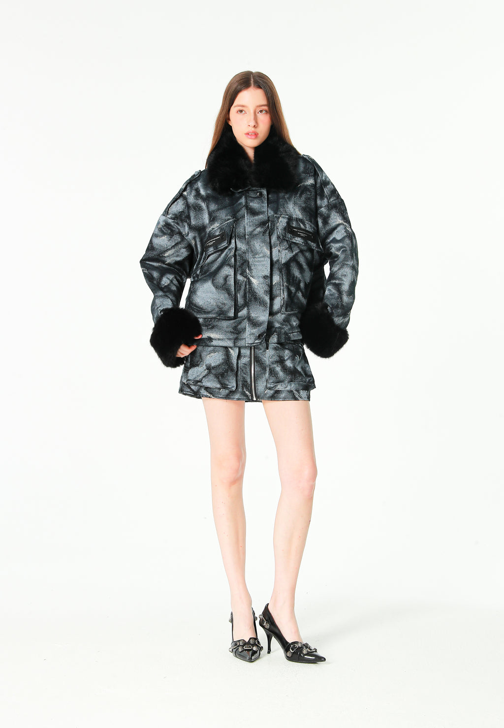 Chaqueta de mujer jacquard de chenilla con brillo, cuello y puños de pelo | MWM [PS_COLORS:BLACK]