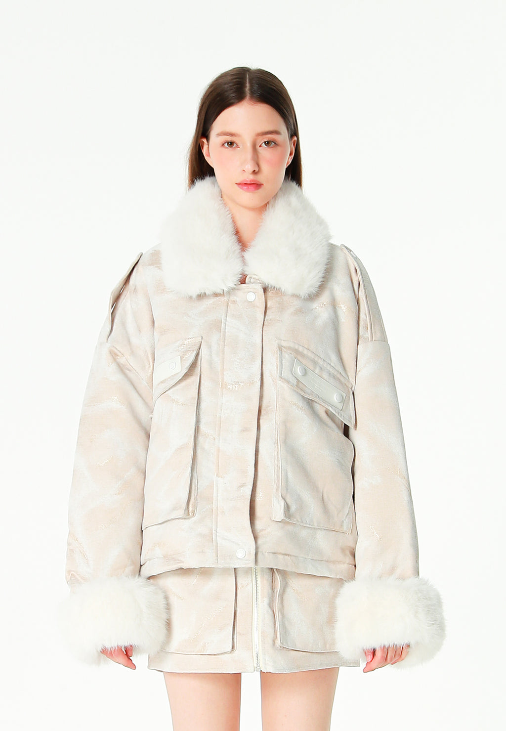 Chaqueta de mujer jacquard de chenilla con brillo, cuello y puños de pelo | MWM [PS_COLORS:IVORY]