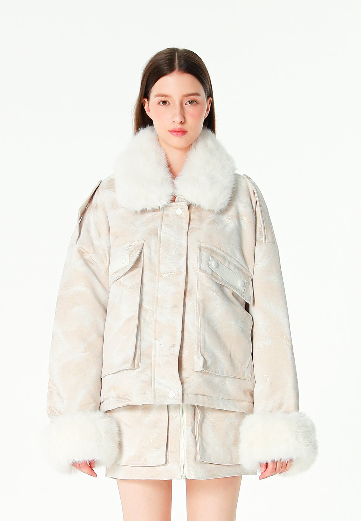 Chaqueta de mujer jacquard de chenilla con brillo, cuello y puños de pelo | MWM [PS_COLORS:IVORY]