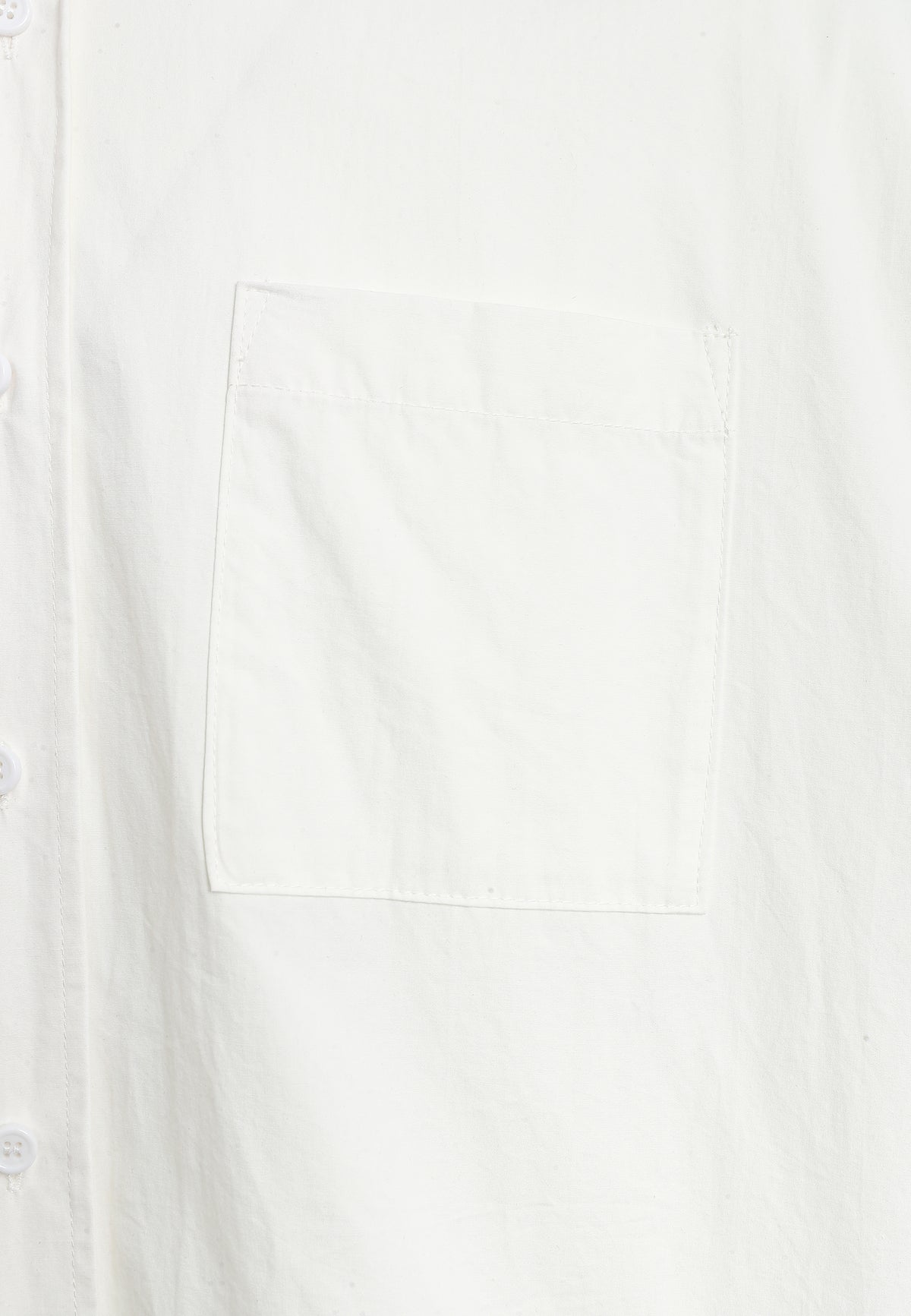 Camisa de corte japonés con puños abiertos y X de cordones cruzados | MWM [PS_COLORS:WHITE]