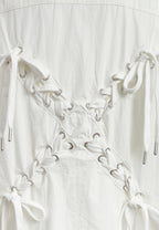 Camisa de corte japonés con puños abiertos y X de cordones cruzados | MWM [PS_COLORS:WHITE]