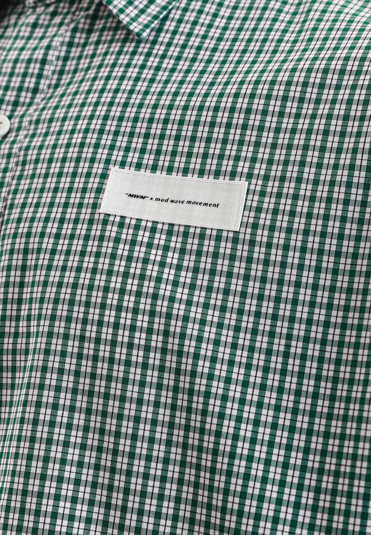 Camisa corta con bolsillos laterales y cierre de inspiración asiatica | MWM [PS_COLORS:GREEN]