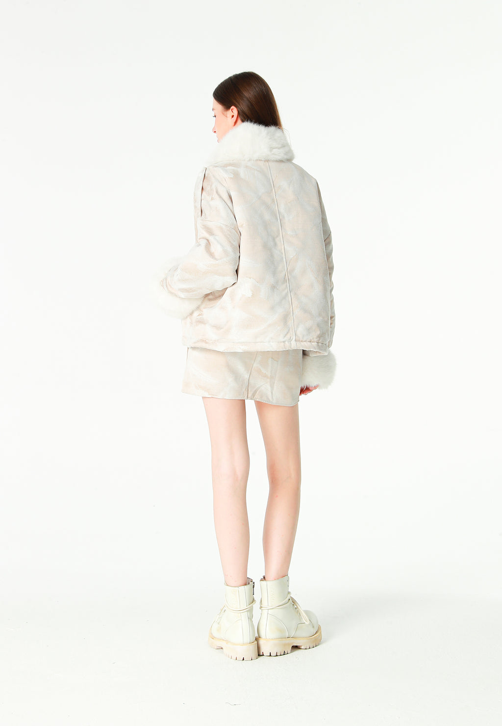 Minifalda jacquard de chenilla con brillo, cremallera y bolsillos frontales | MWM [PS_COLORS:IVORY]