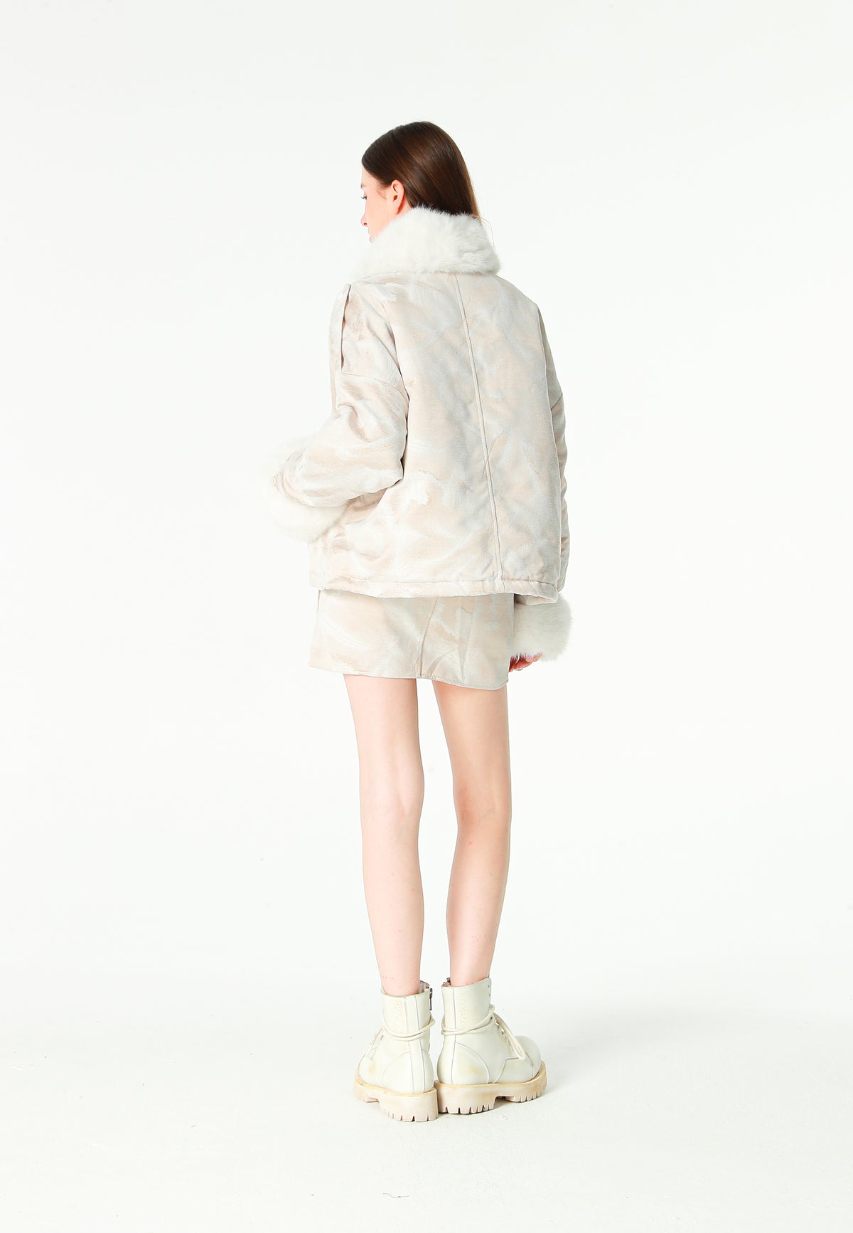 Minifalda jacquard de chenilla con brillo, cremallera y bolsillos frontales | MWM [PS_COLORS:IVORY]