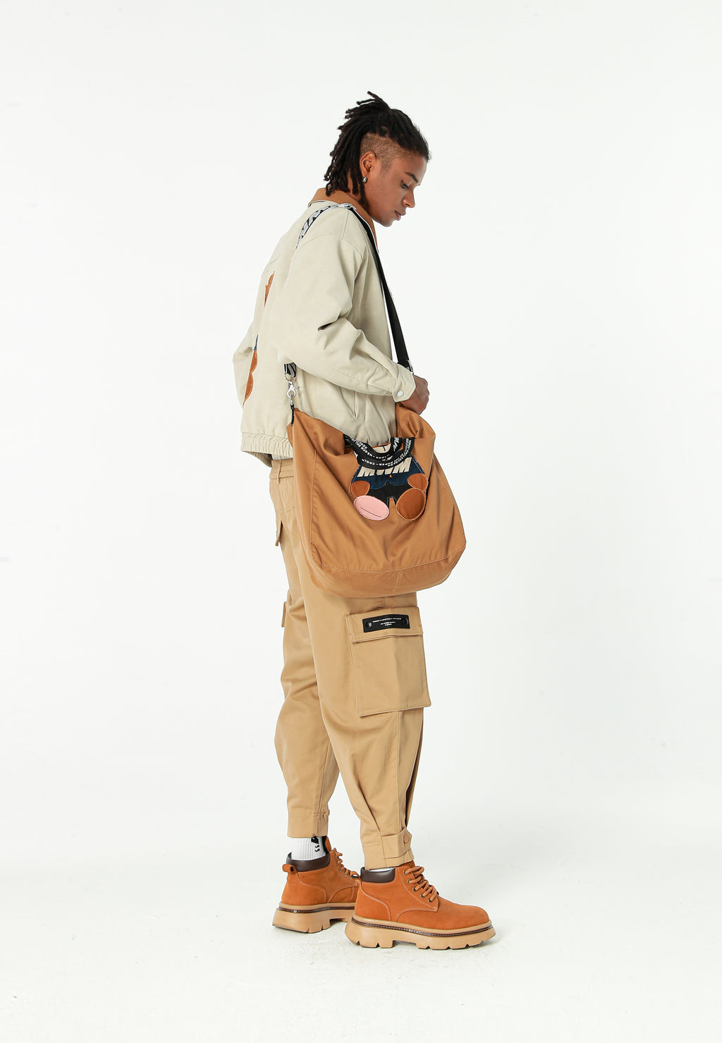 Bolso shopper con parche de oso Teddy y bandolera | MWM [PS_COLORS:CAMEL]