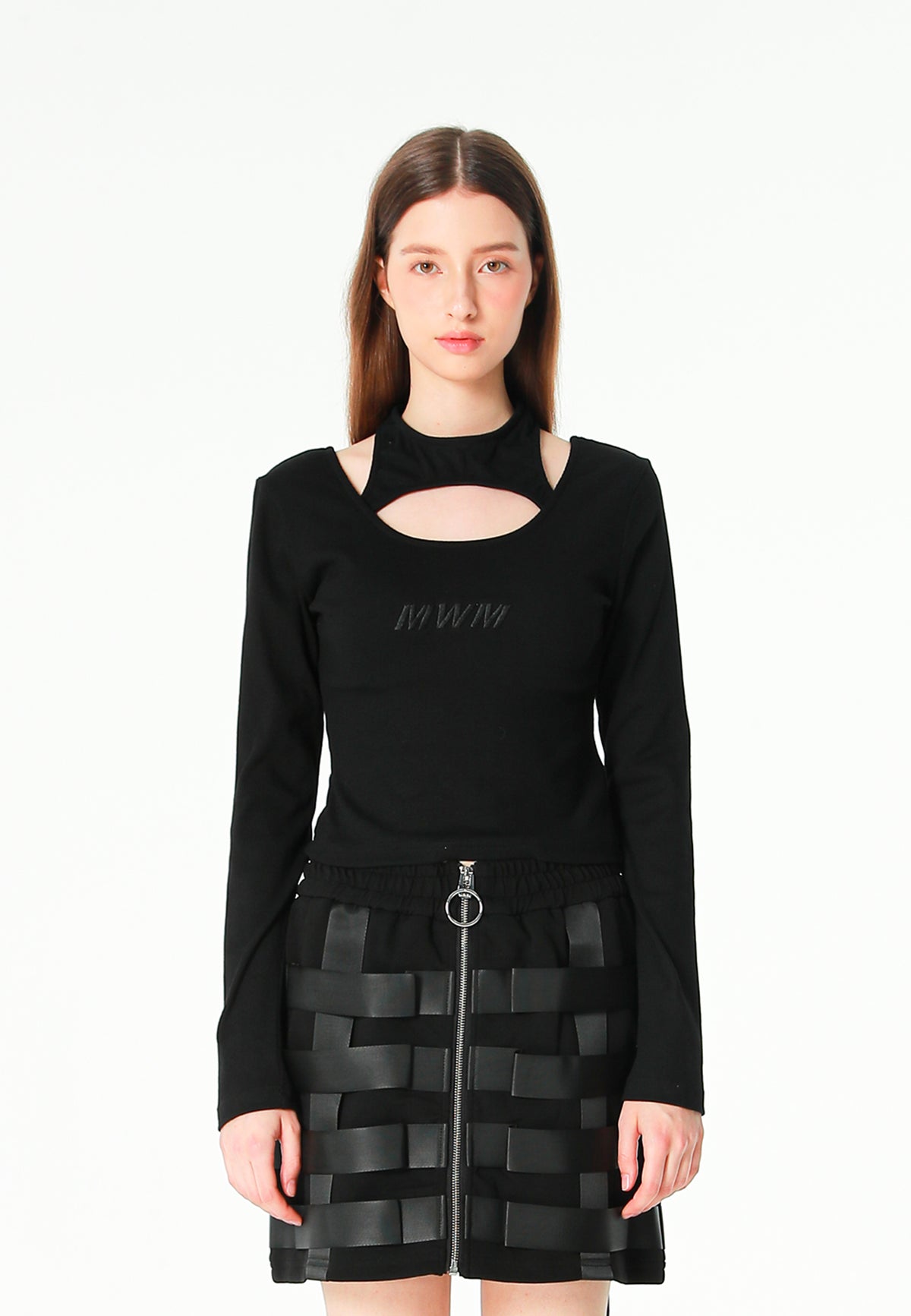 Top ajustado de manga larga con cuello cut-out y tirantes integrados | MWM [PS_COLORS:UNASSIGNED]