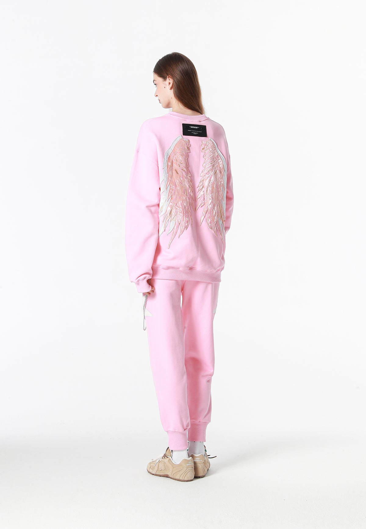 Sudadera Wings de corte relajado con estrellas frontales y doble parche de alas en la espalda | MWM [PS_COLORS:PINK]