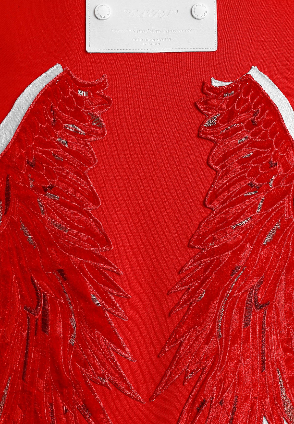 Sudadera Wings de corte relajado con estrellas frontales y doble parche de alas en la espalda | MWM [PS_COLORS:RED]