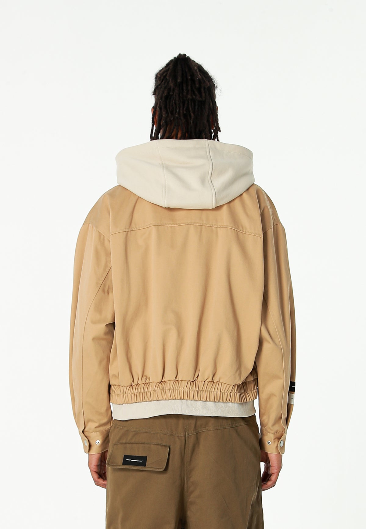 Chaqueta de doble capa con capucha interior y cremallera frontal | MWM [PS_COLORS:BEIGE]