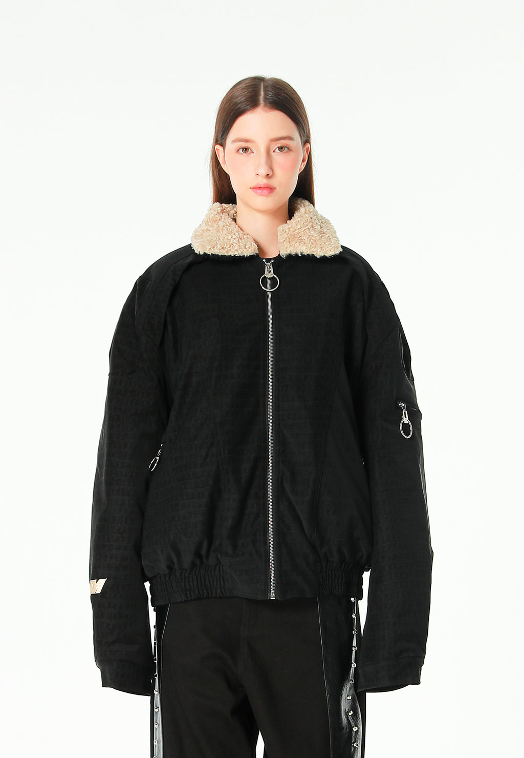 Chaqueta aviador efecto cocodrilo con cuello de borrego y parche de cruz | MWM [PS_COLORS:UNASSIGNED]