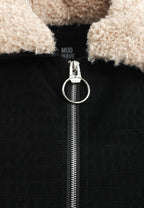 Chaqueta aviador efecto cocodrilo con cuello de borrego y parche de cruz | MWM [PS_COLORS:UNASSIGNED]