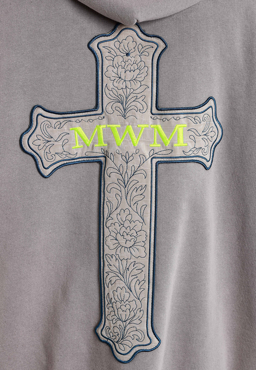 Sudadera con capucha de pelo, cremallera frontal y parche de cruz | MWM [PS_COLORS:GREY]