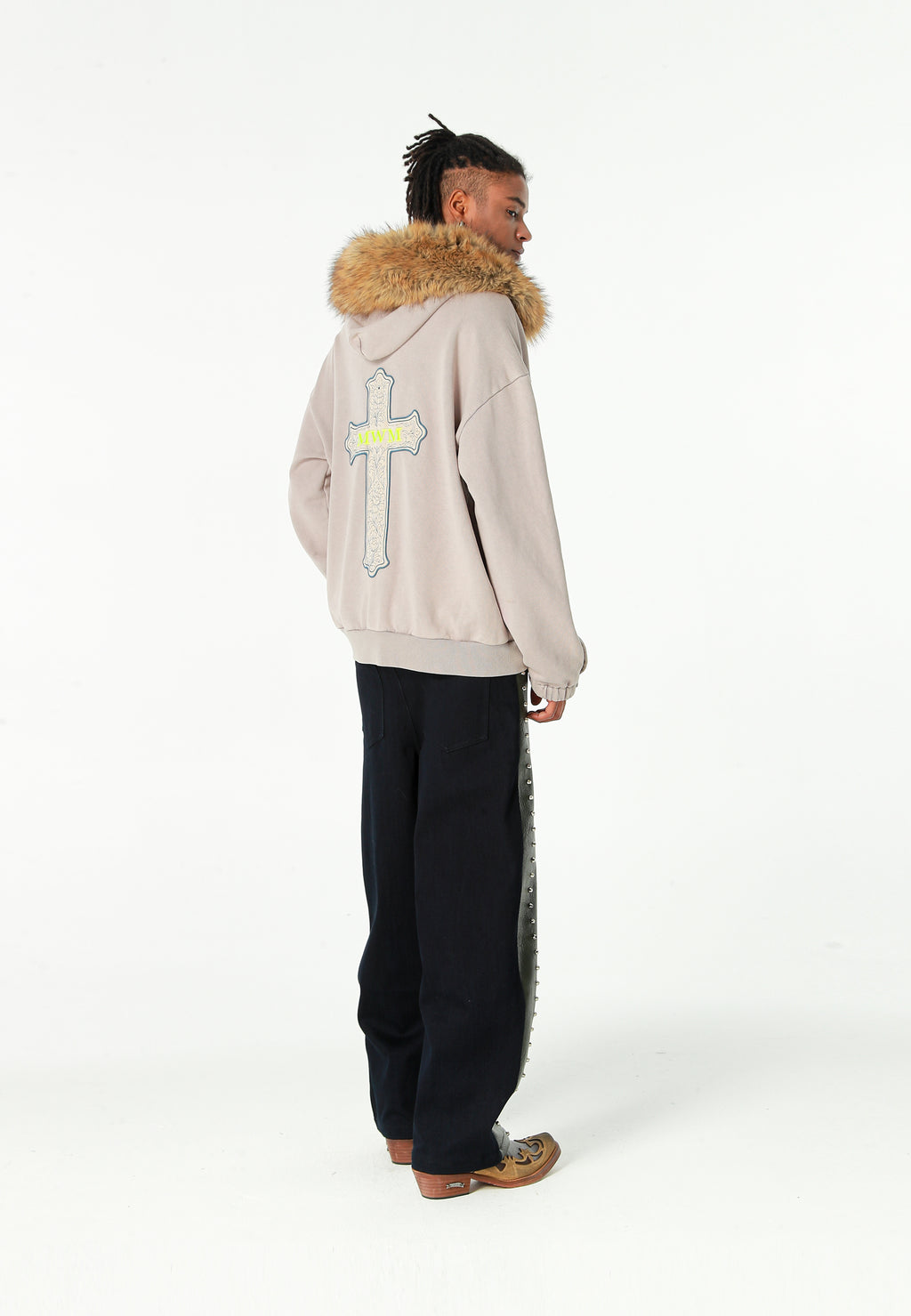 Sudadera con capucha de pelo, cremallera frontal y parche de cruz | MWM [PS_COLORS:GREY]