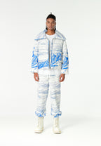 Abrigo puffer con paisaje full-print y cuello alto | MWM [PS_COLORS:BLUE]