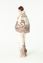 Abrigo puffer con paisaje full-print y cuello alto | MWM [PS_COLORS:BROWN]