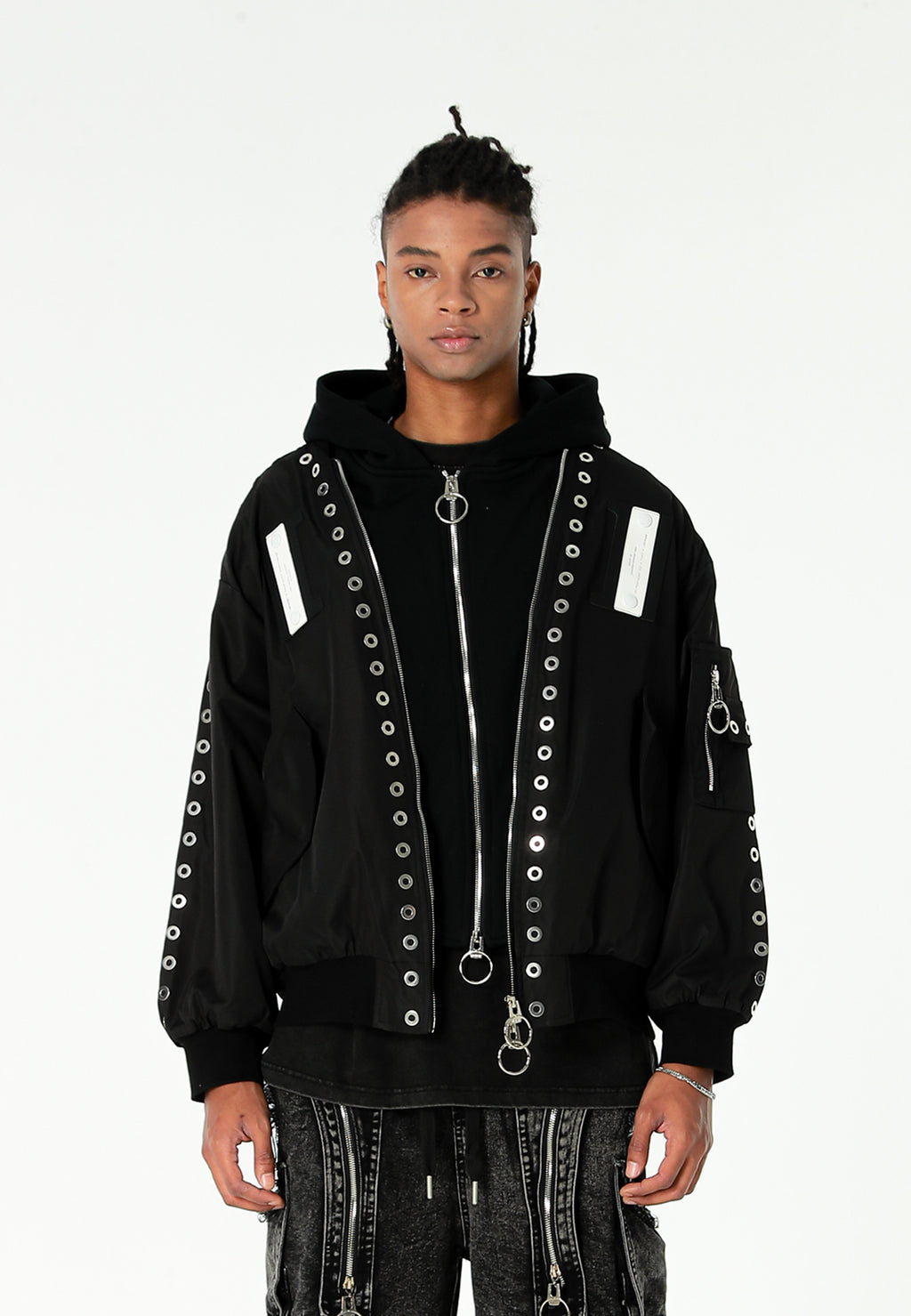 Chaqueta bomber Vanguard Dogs de doble capa con capucha y tachuelas | MWM [PS_COLORS:BLACK]