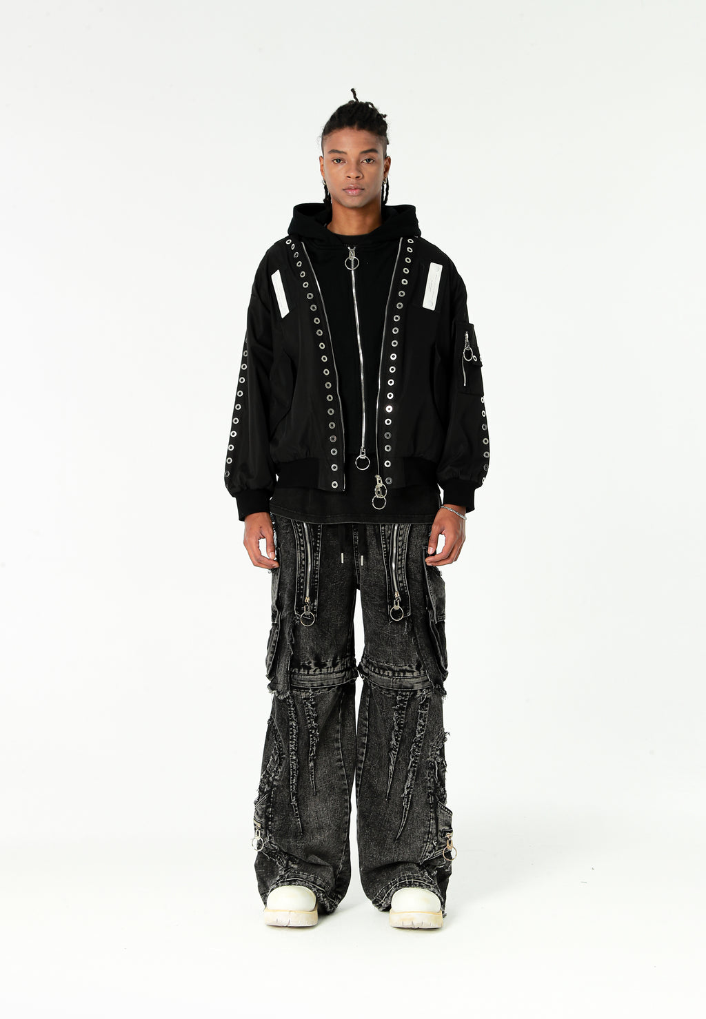 Chaqueta bomber Vanguard Dogs de doble capa con capucha y tachuelas | MWM [PS_COLORS:BLACK]