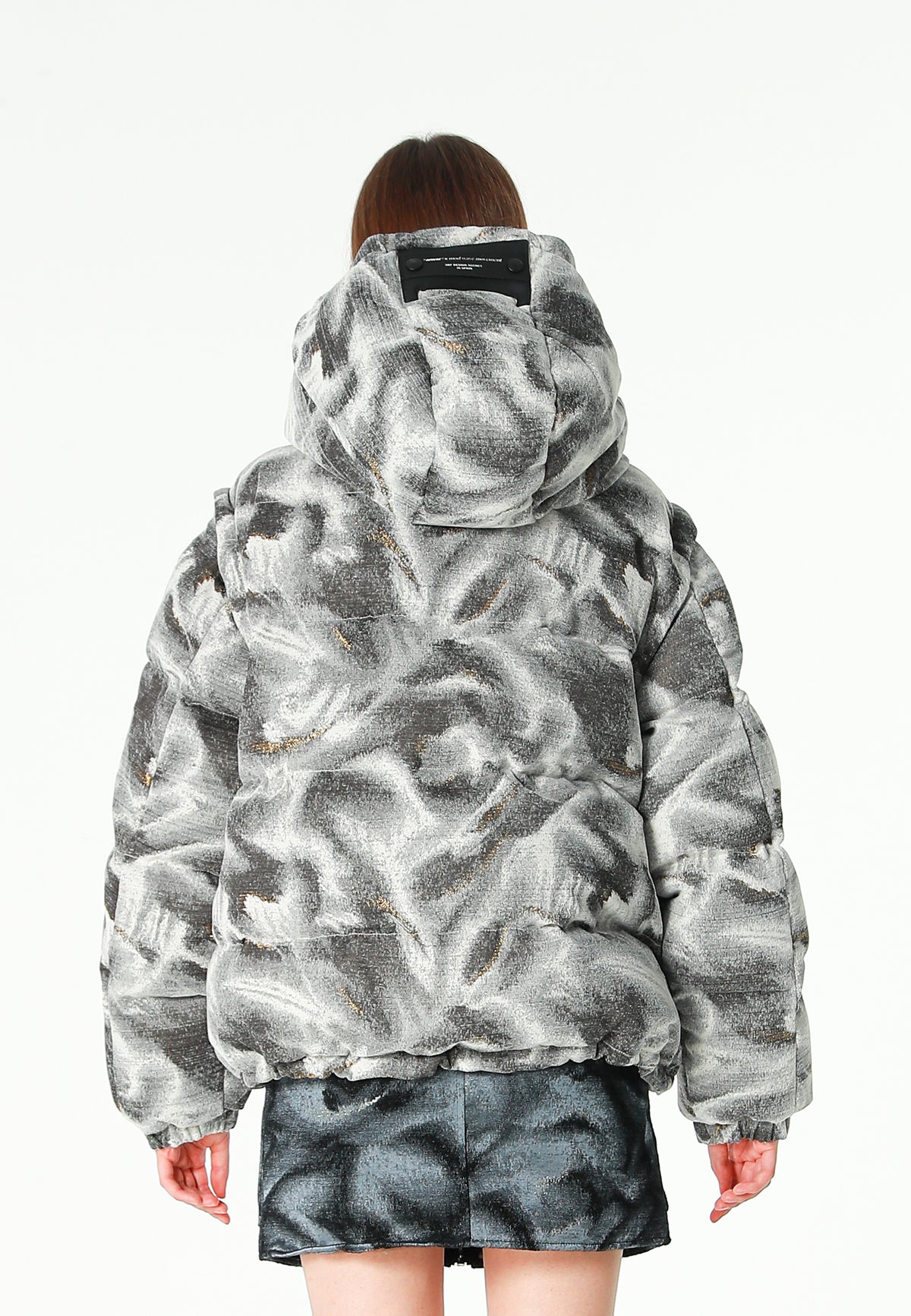 Abrigo puffer jacquard de chenilla con brillo, capucha y mangas desmontables | MWM [PS_COLORS:GREY]