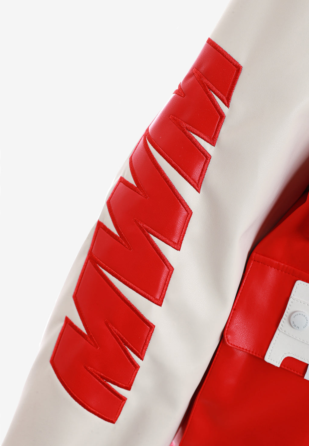 Chaqueta Iconic Logos efecto piel colorblock con cuello alto y cuatro bolsillos | MWM [PS_COLORS:RED]