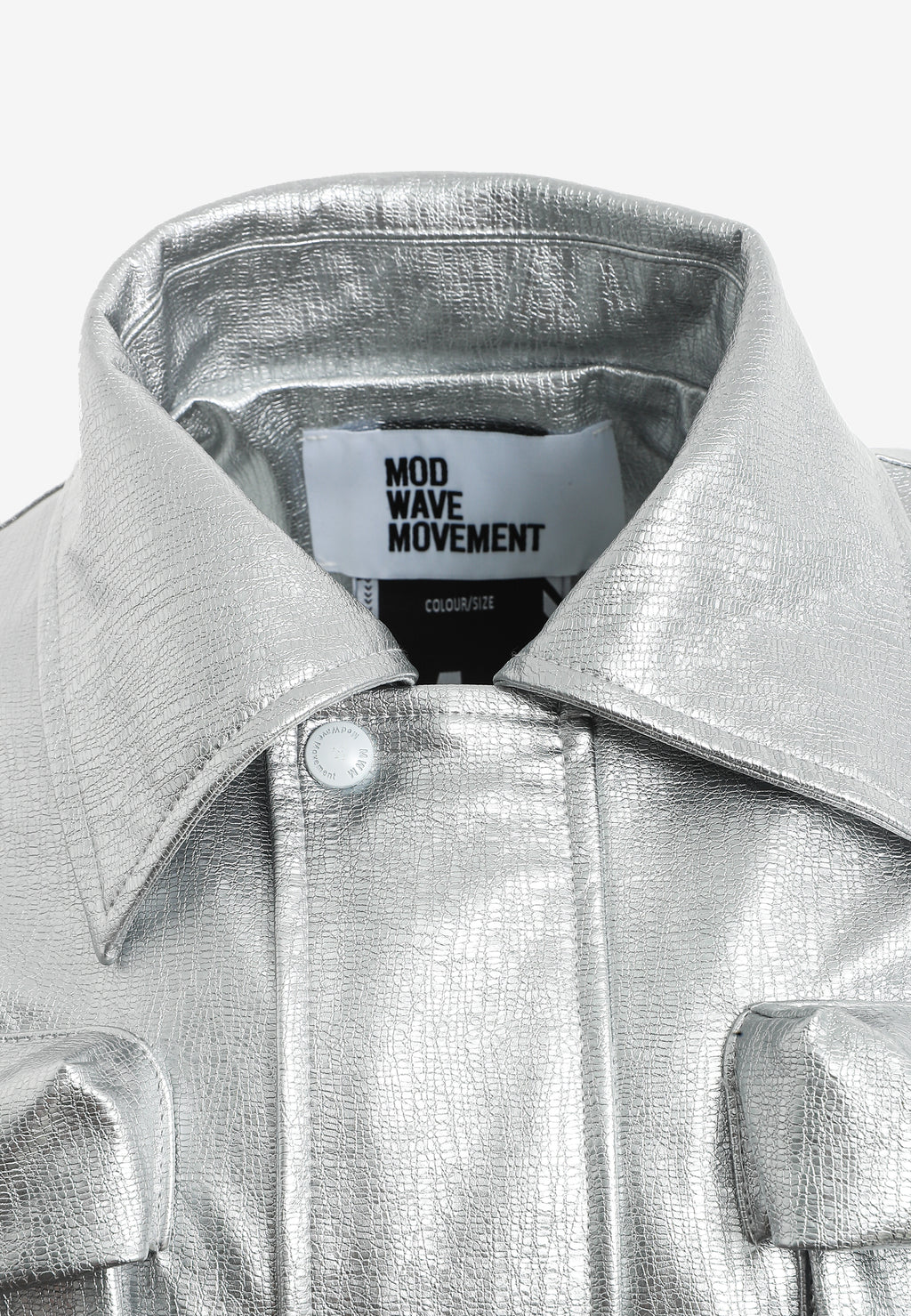 Chaqueta corta efecto piel con bolsillos en relieve | MWM [PS_COLORS:SILVER]