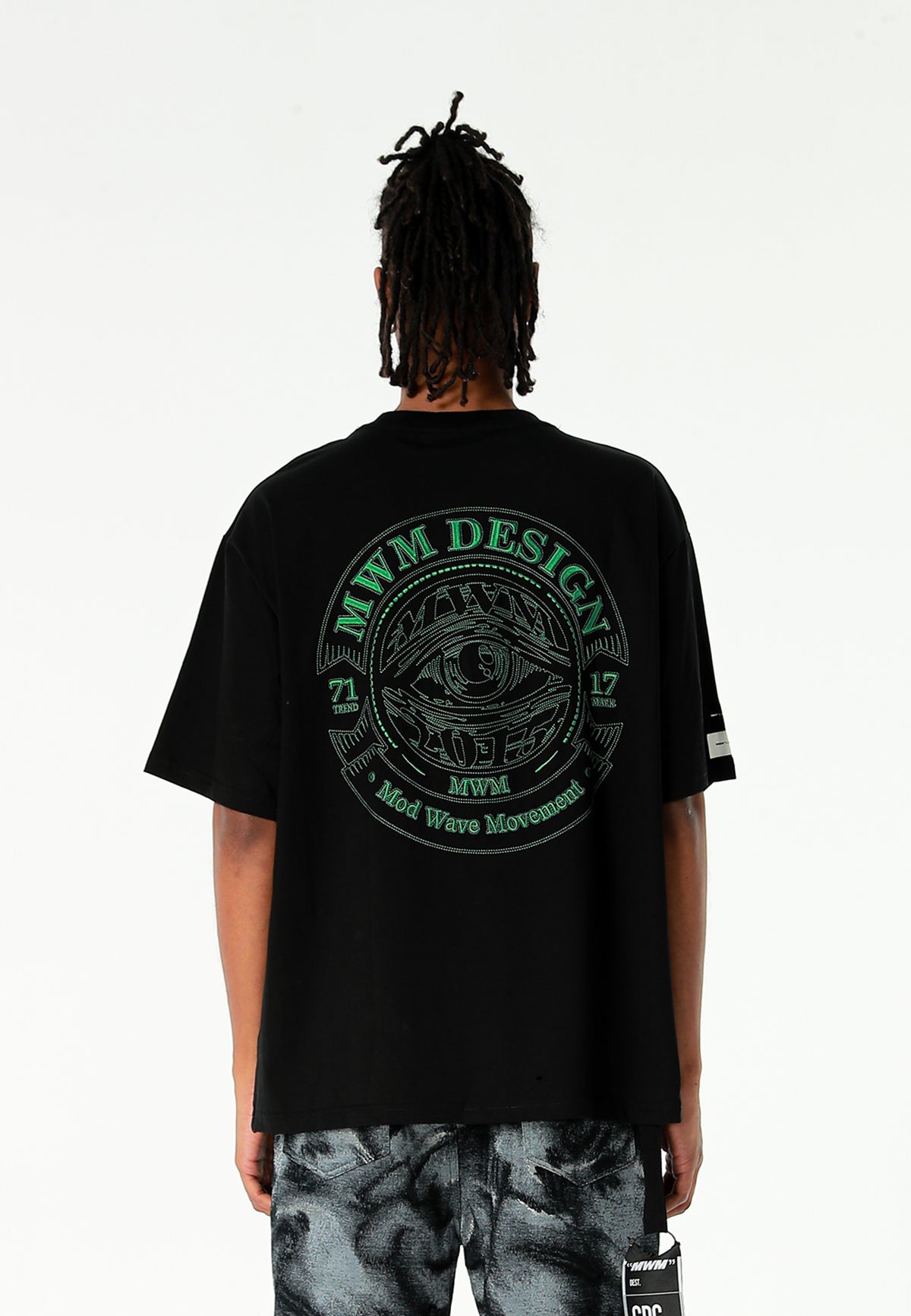 Camiseta de corte regular con motivo Eye MWM bordado en pecho y espalda | MWM [PS_COLORS:BLACK]