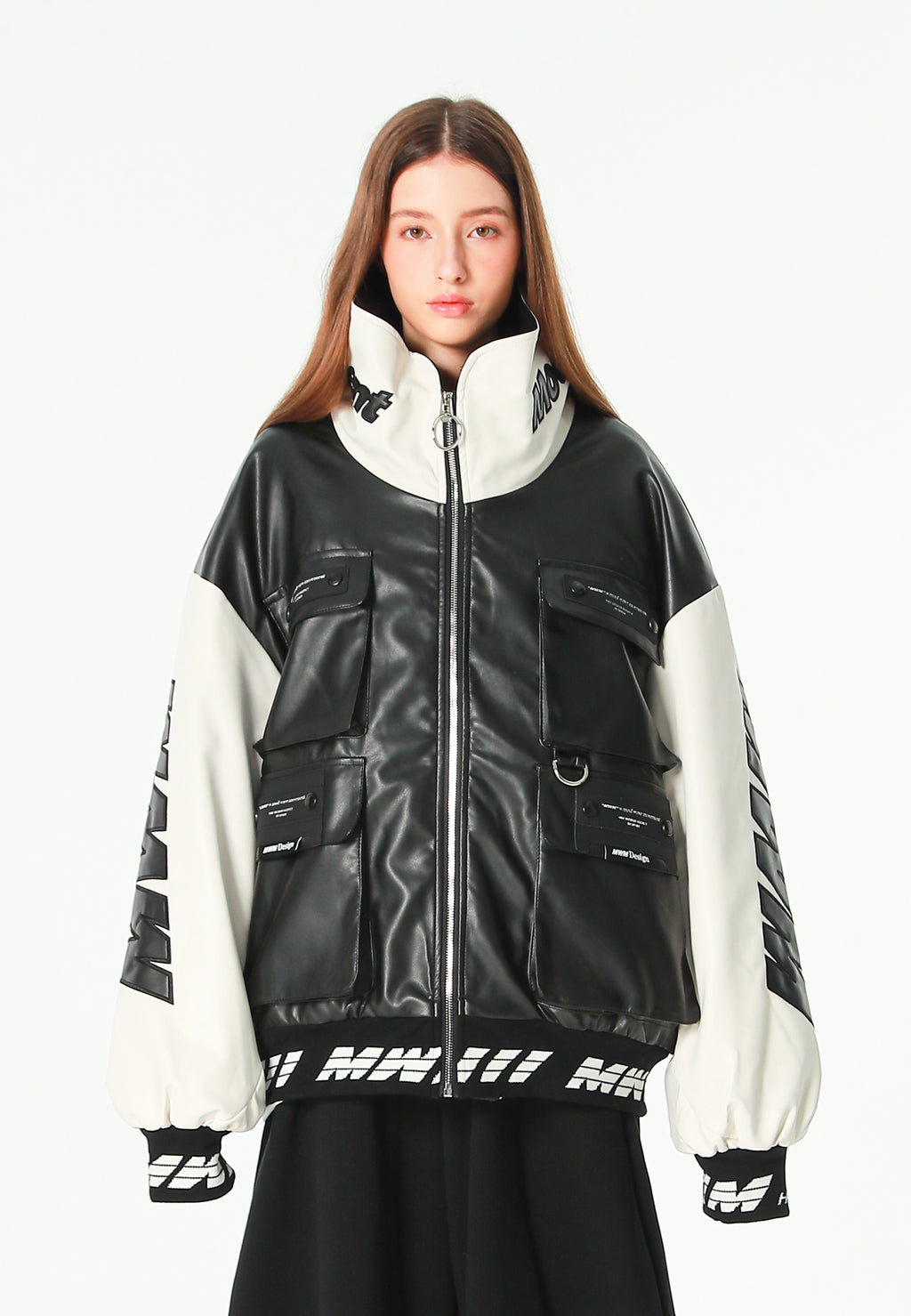 Chaqueta Iconic Logos efecto piel colorblock con cuello alto y cuatro bolsillos | MWM [PS_COLORS:BLACK]