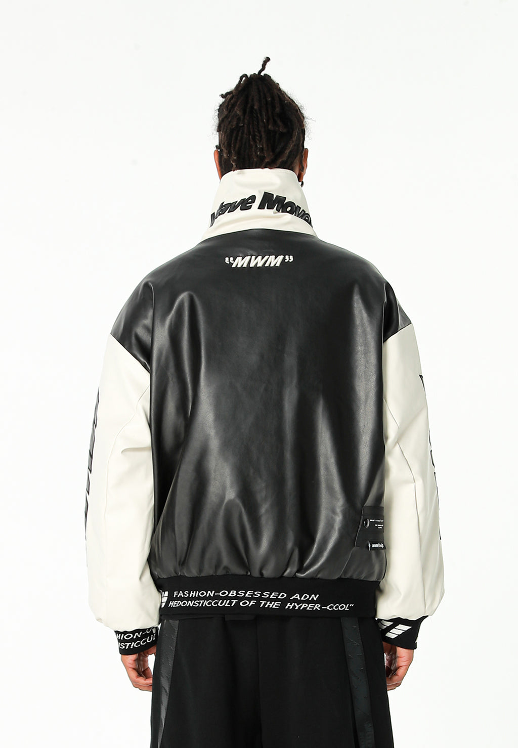 Chaqueta Iconic Logos efecto piel colorblock con cuello alto y cuatro bolsillos | MWM [PS_COLORS:BLACK]