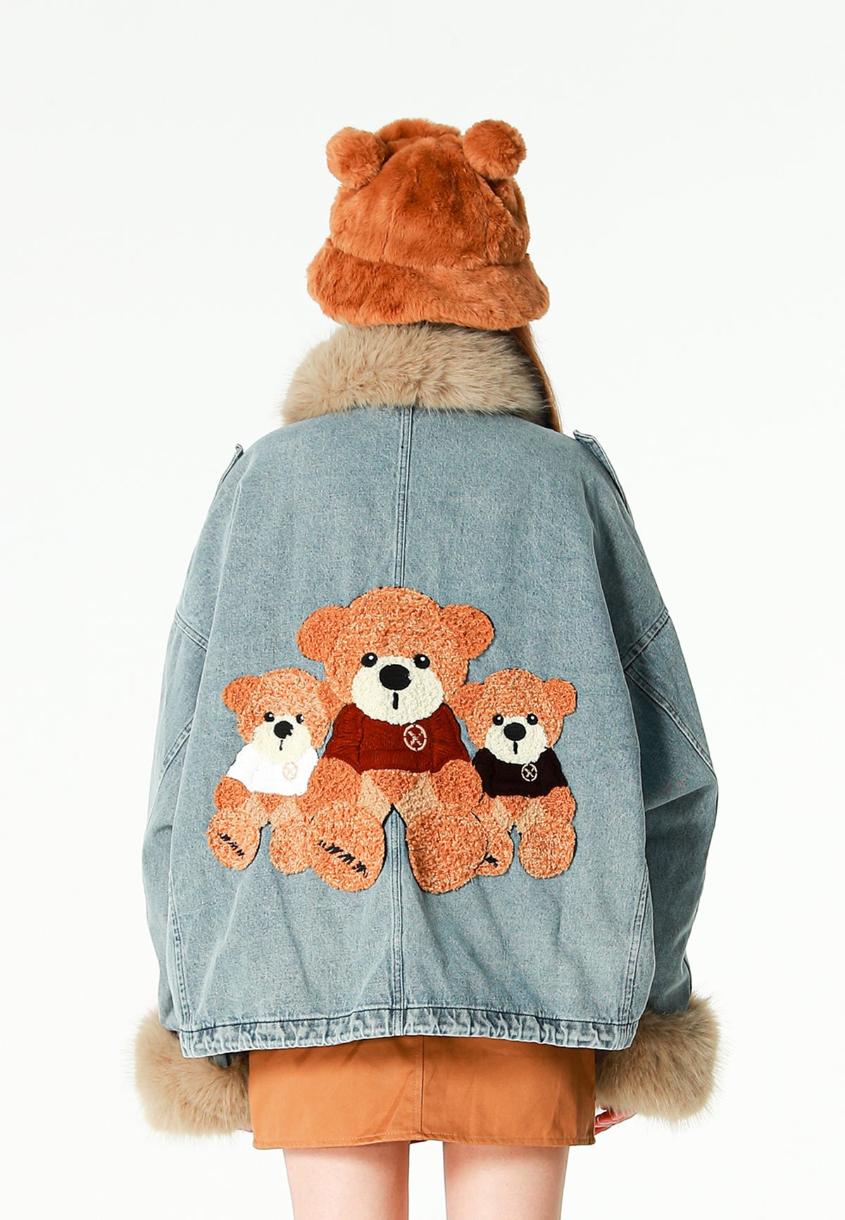 Chaqueta vaquera de mujer TEDDY con cuello y puños de pelo y parche Teddy en la espalda | MWM [PS_COLORS:DENIM]