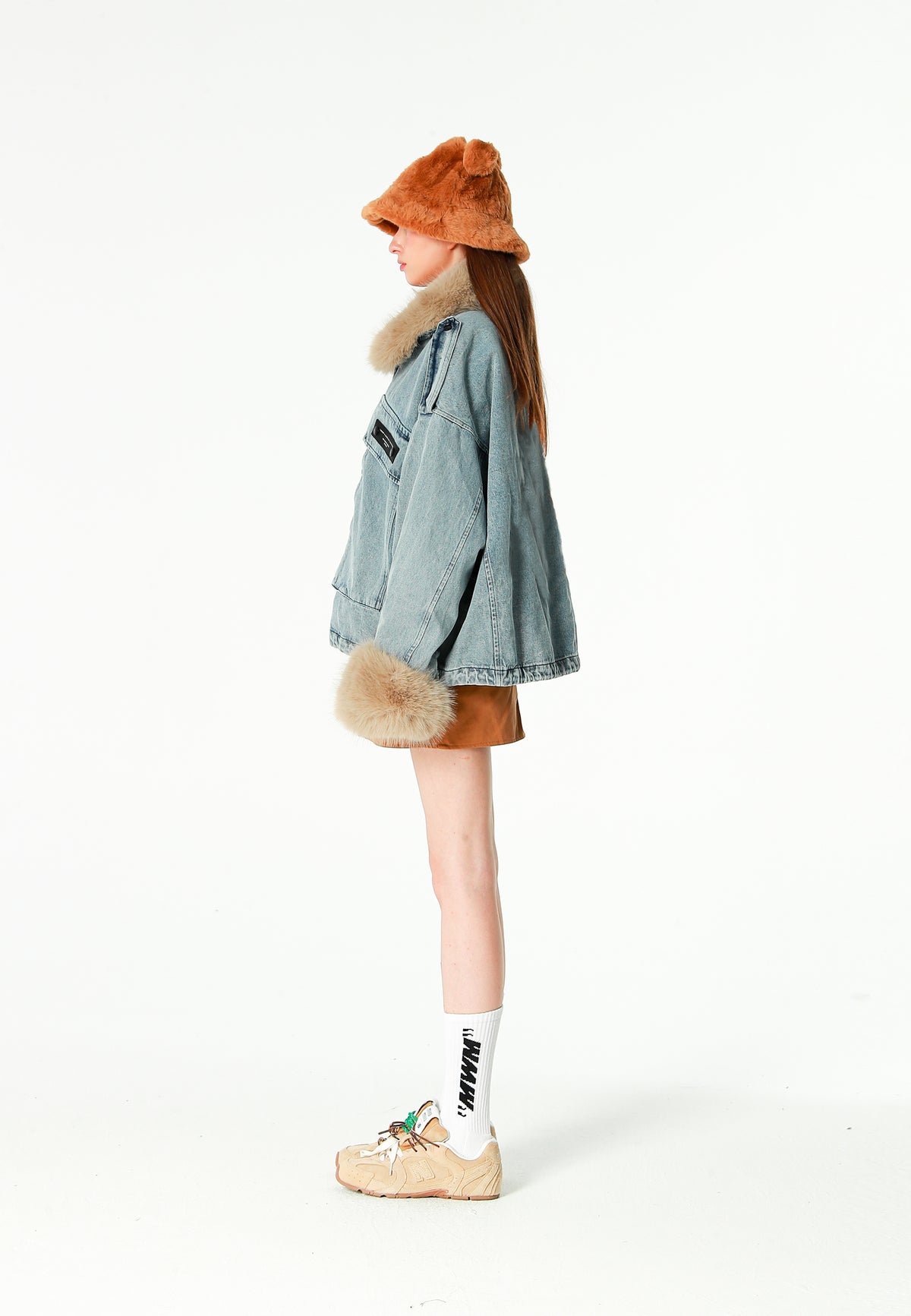 Chaqueta vaquera de mujer con cuello y puños de pelo | MWM [PS_COLORS:BLUE]