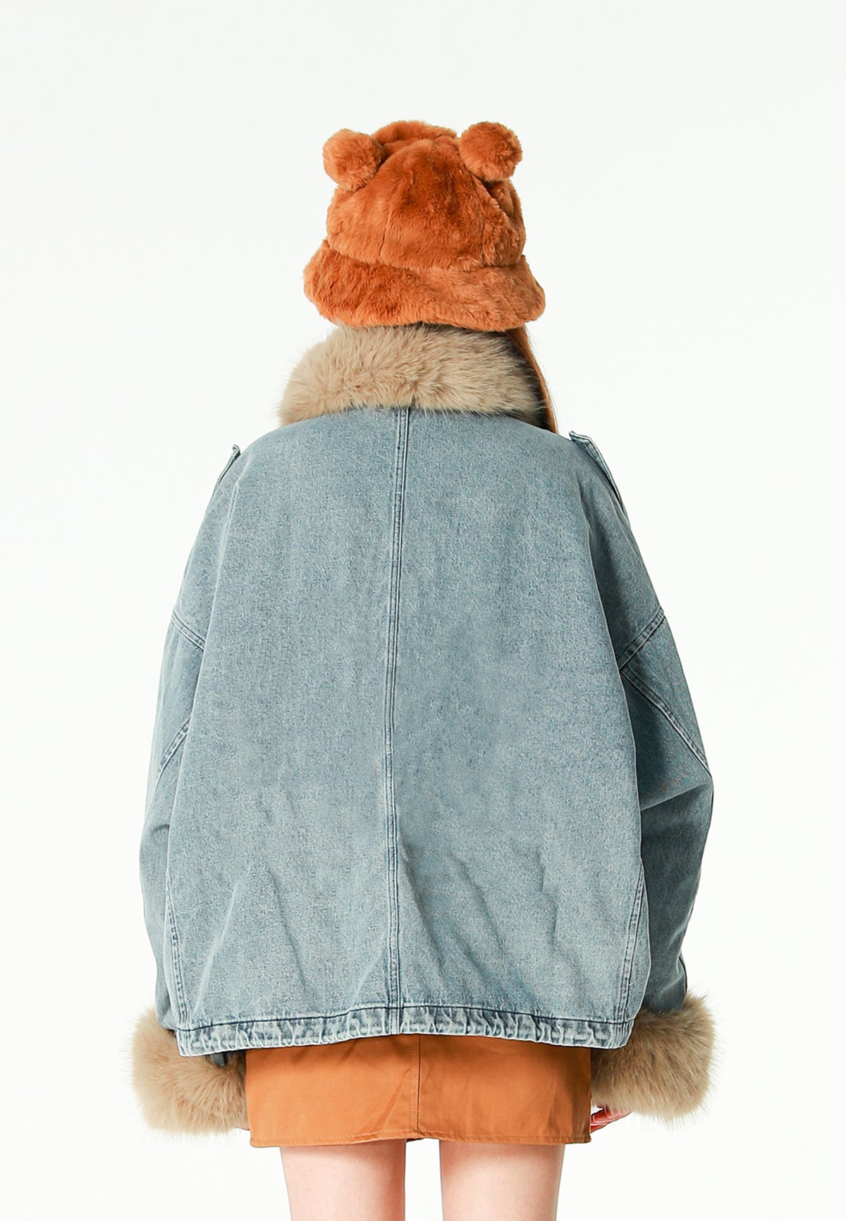 Chaqueta vaquera de mujer con cuello y puños de pelo | MWM [PS_COLORS:BLUE]