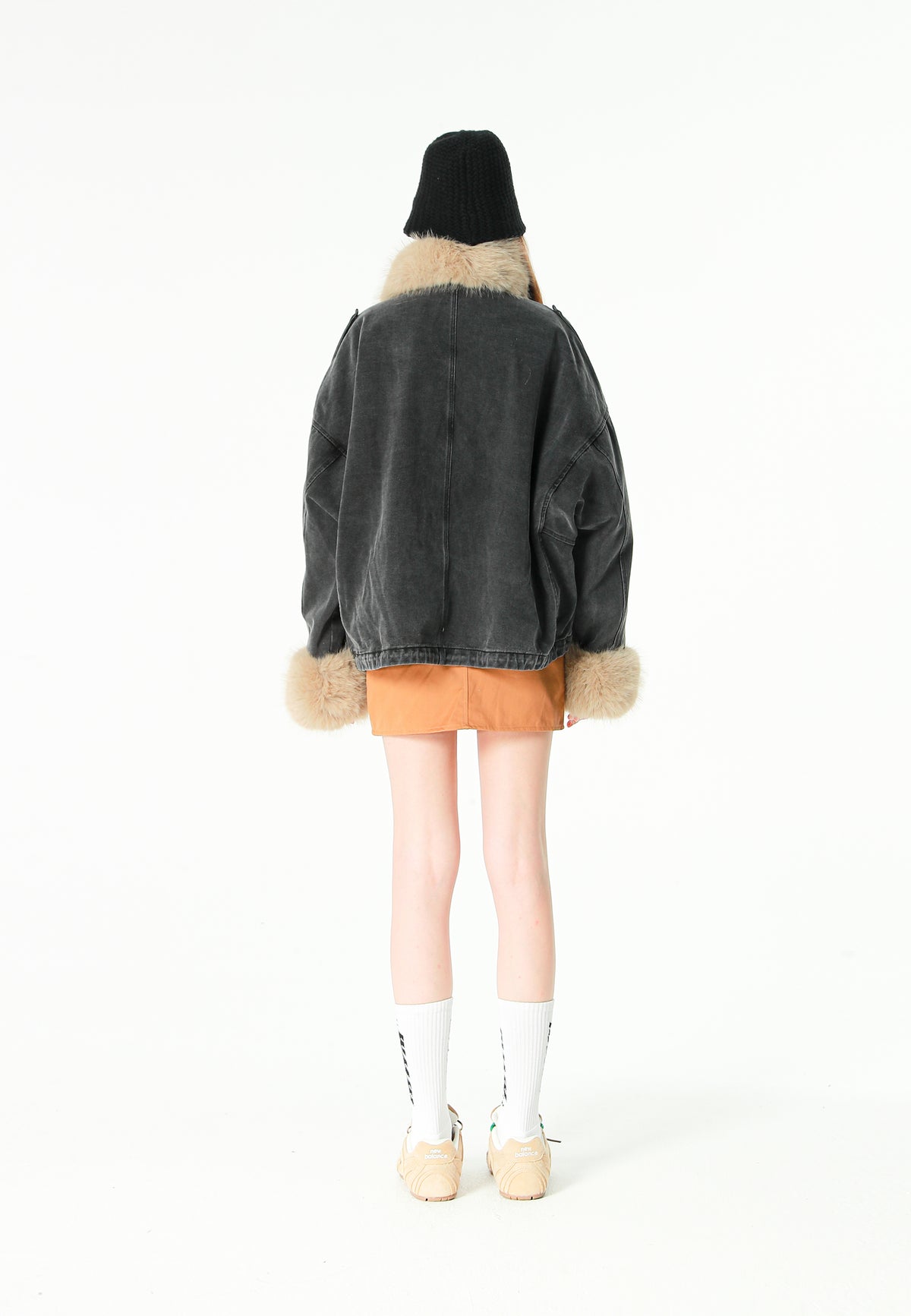 Chaqueta vaquera de mujer con cuello y puños de pelo | MWM [PS_COLORS:BLACK]