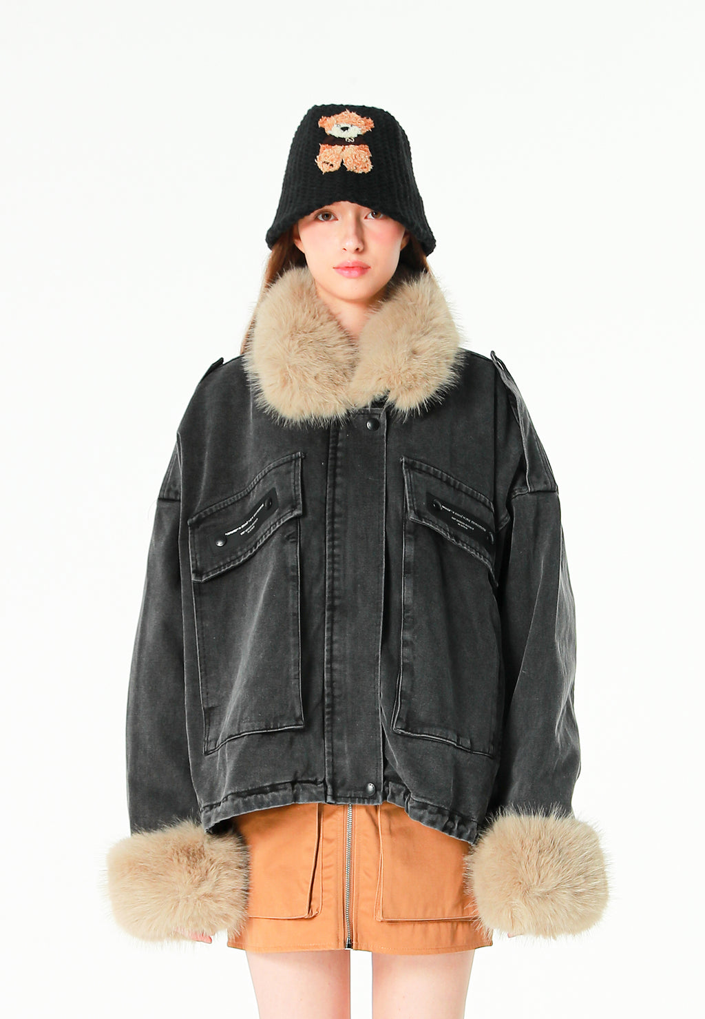 Chaqueta vaquera de mujer con cuello y puños de pelo | MWM [PS_COLORS:BLACK]