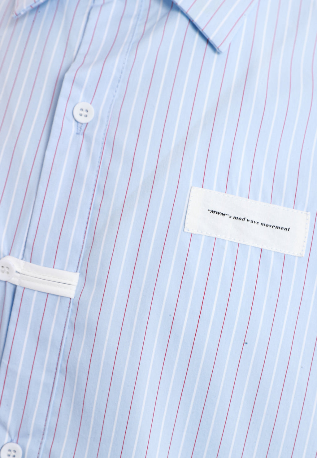 Camisa TEDDY corta con bolsillos laterales, cierre chino y parche Teddy en la espalda | MWM [PS_COLORS:BLUE]