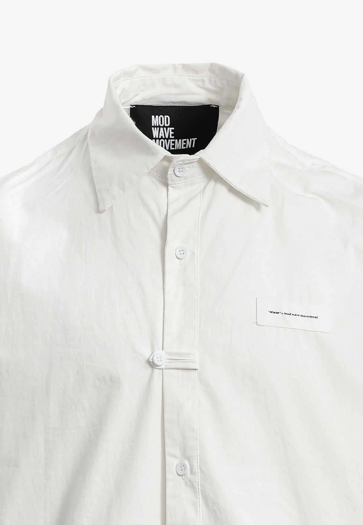 Camisa TEDDY corta con bolsillos laterales, cierre chino y parche Teddy en la espalda | MWM [PS_COLORS:WHITE]