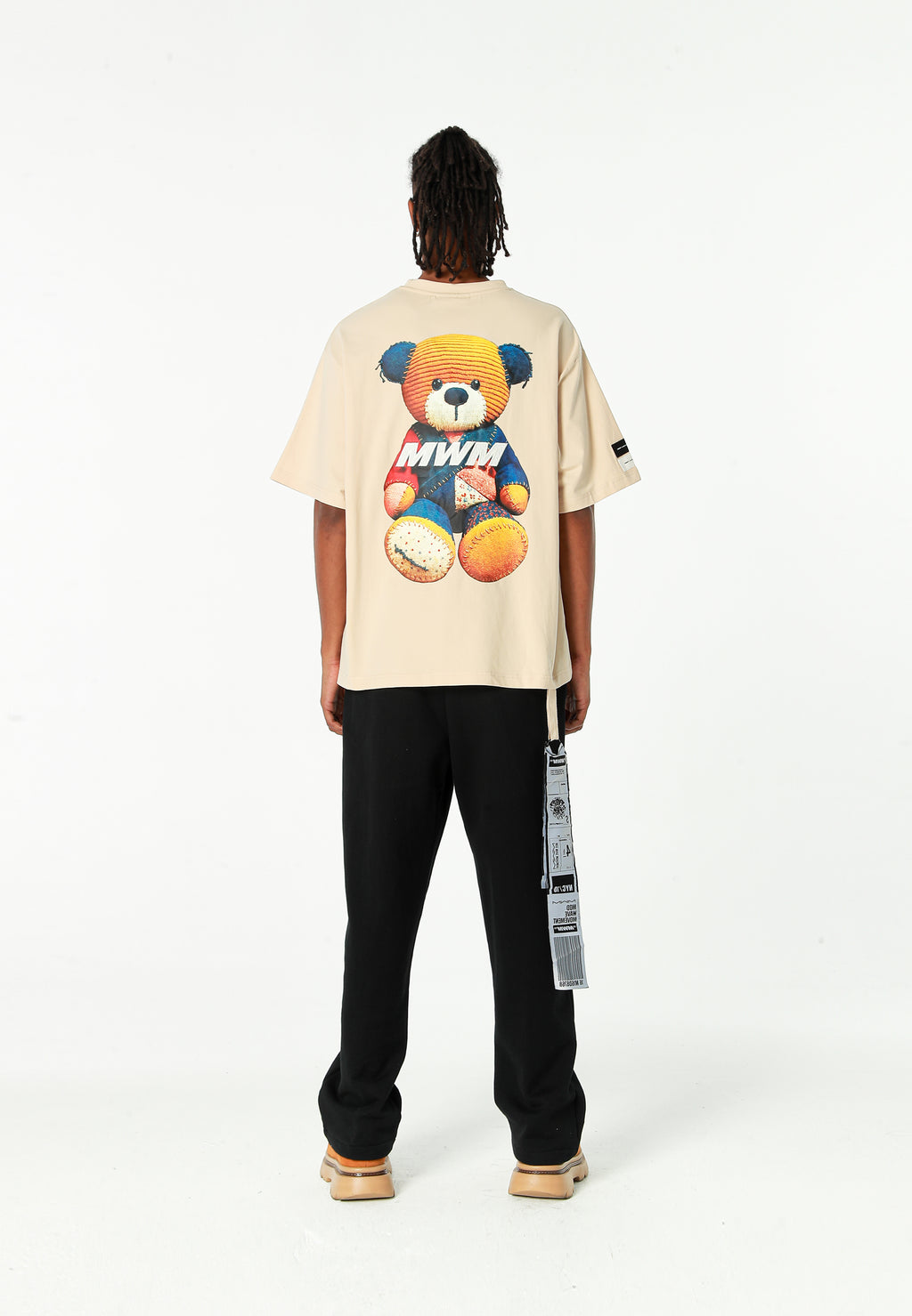 Camiseta TEDDY de corte regular con print patchwork 3D en la espalda | MWM [PS_COLORS:ECRU]