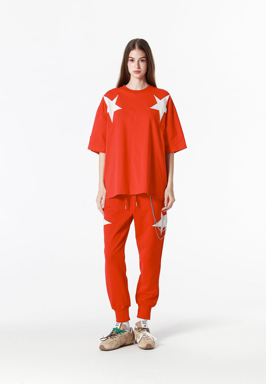 Pantalón jogger Wings con parches de estrellas y cadena lateral | MWM [PS_COLORS:RED]