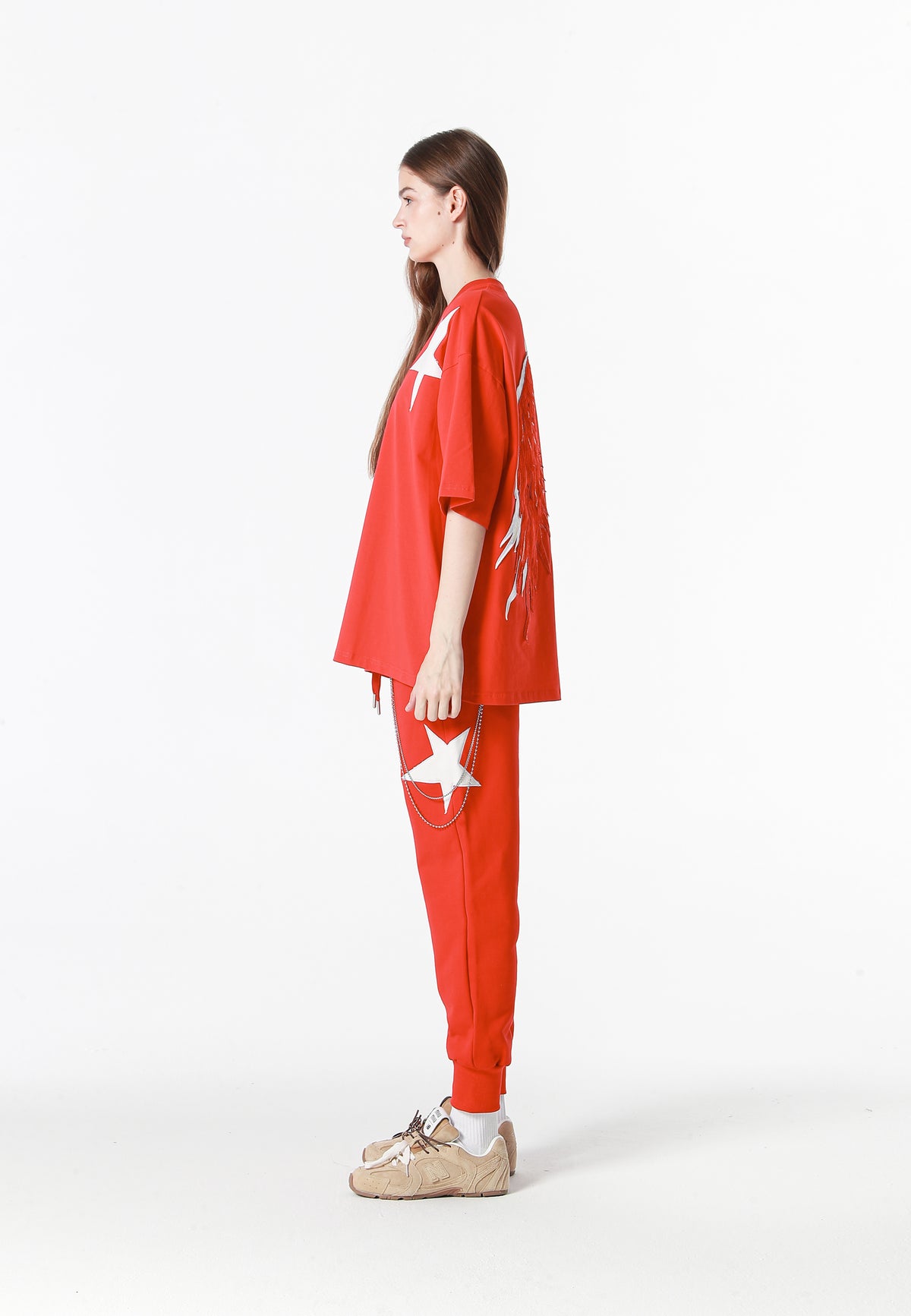 Pantalón jogger Wings con parches de estrellas y cadena lateral | MWM [PS_COLORS:RED]