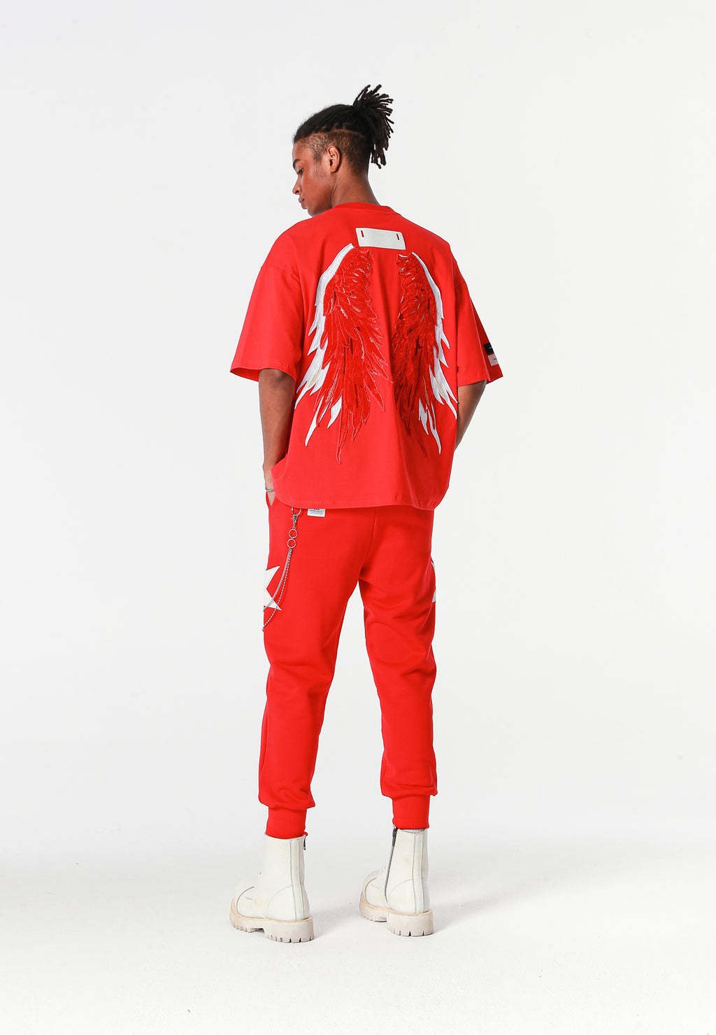 Pantalón jogger Wings con parches de estrellas y cadena lateral | MWM [PS_COLORS:RED]