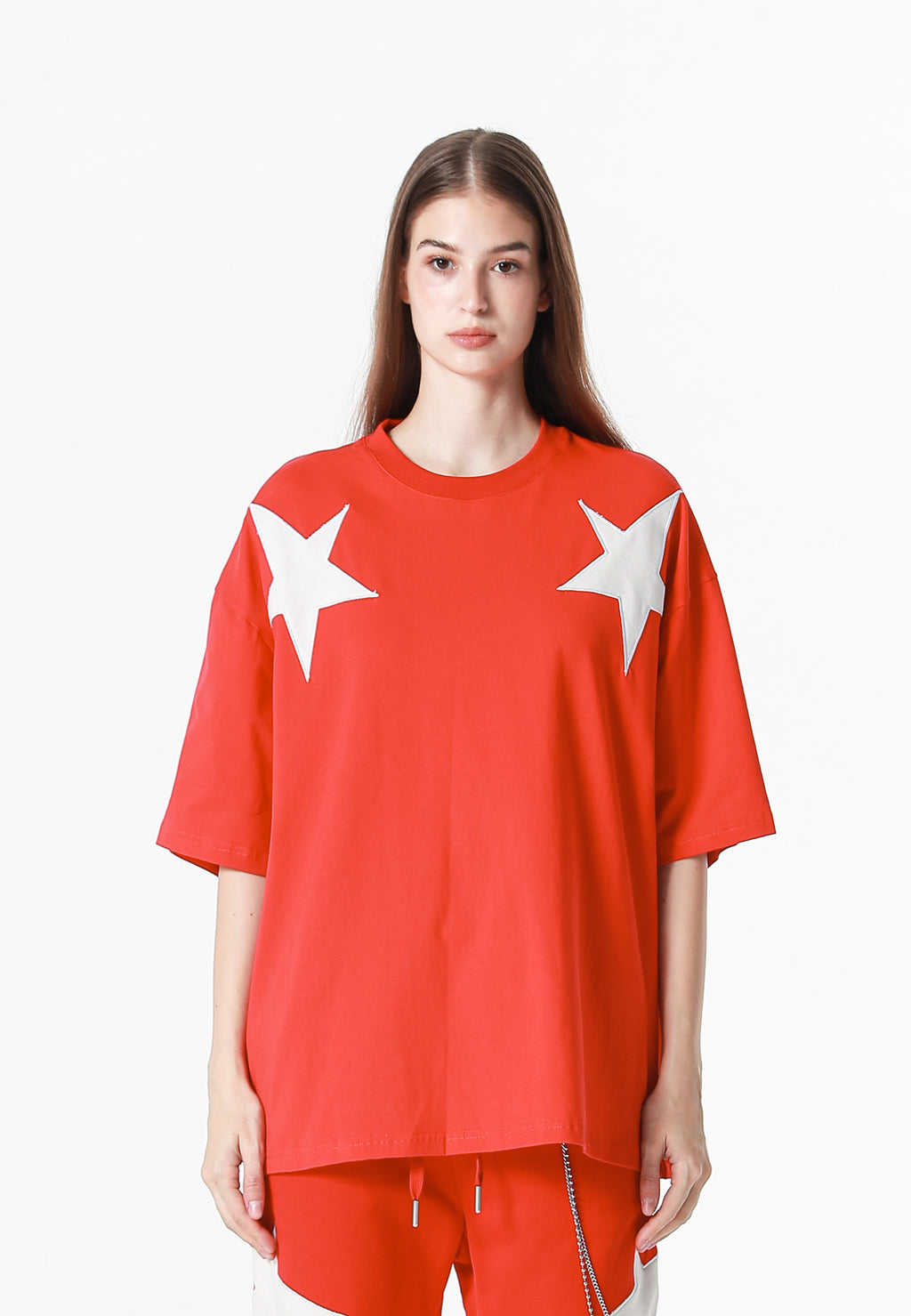 Camiseta Wings de corte relajado con estrellas frontales y doble parche de alas en la espalda | MWM [PS_COLORS:RED]