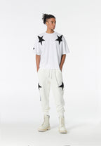 Camiseta Wings de corte relajado con estrellas frontales y doble parche de alas en la espalda | MWM [PS_COLORS:WHITE]