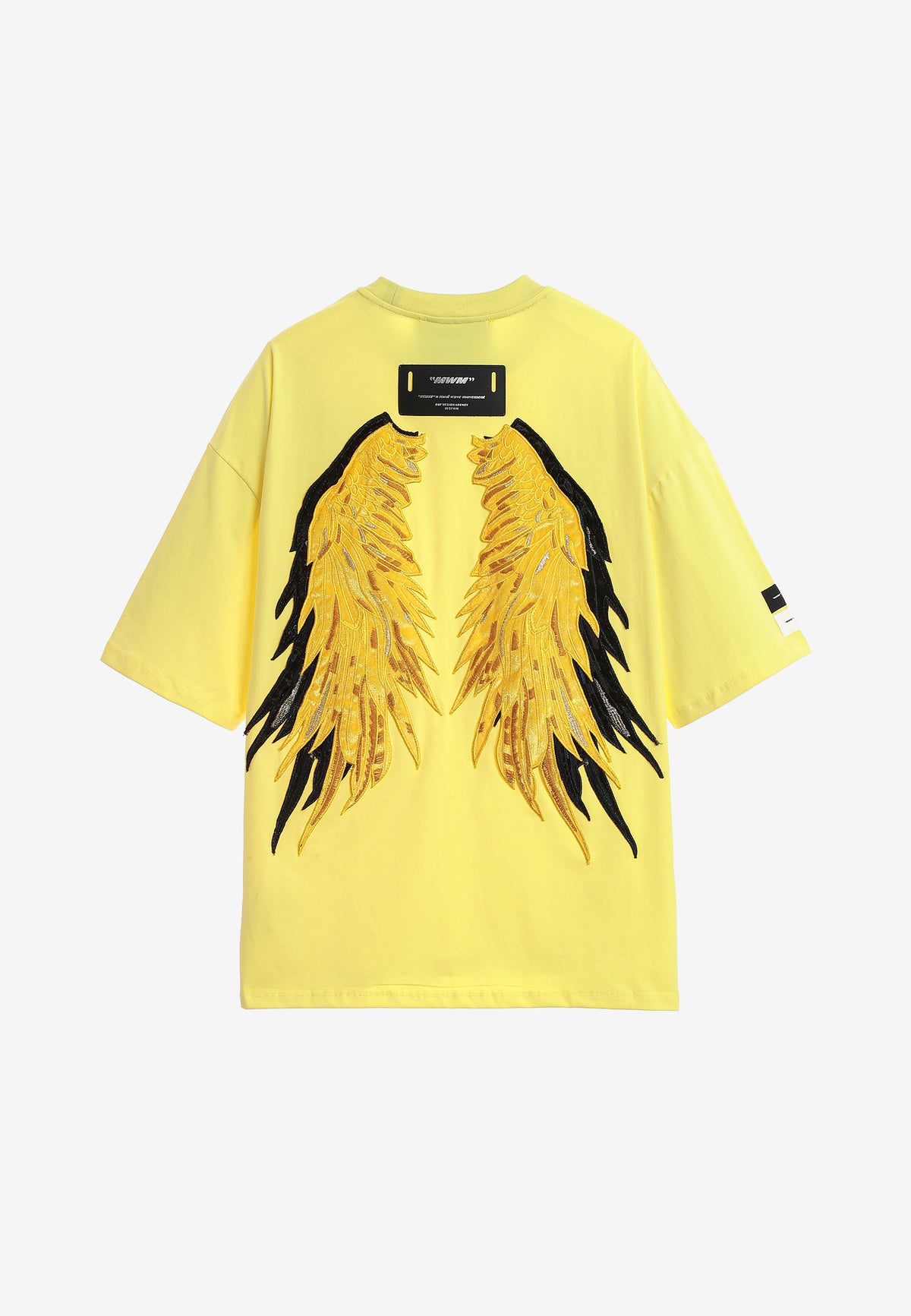 Camiseta Wings de corte relajado con estrellas frontales y doble parche de alas en la espalda | MWM [PS_COLORS:YELLOW]