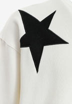 Sudadera Wings de corte relajado con estrellas frontales y doble parche de alas en la espalda | MWM [PS_COLORS:WHITE]