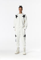 Sudadera Wings de corte relajado con estrellas frontales y doble parche de alas en la espalda | MWM [PS_COLORS:WHITE]
