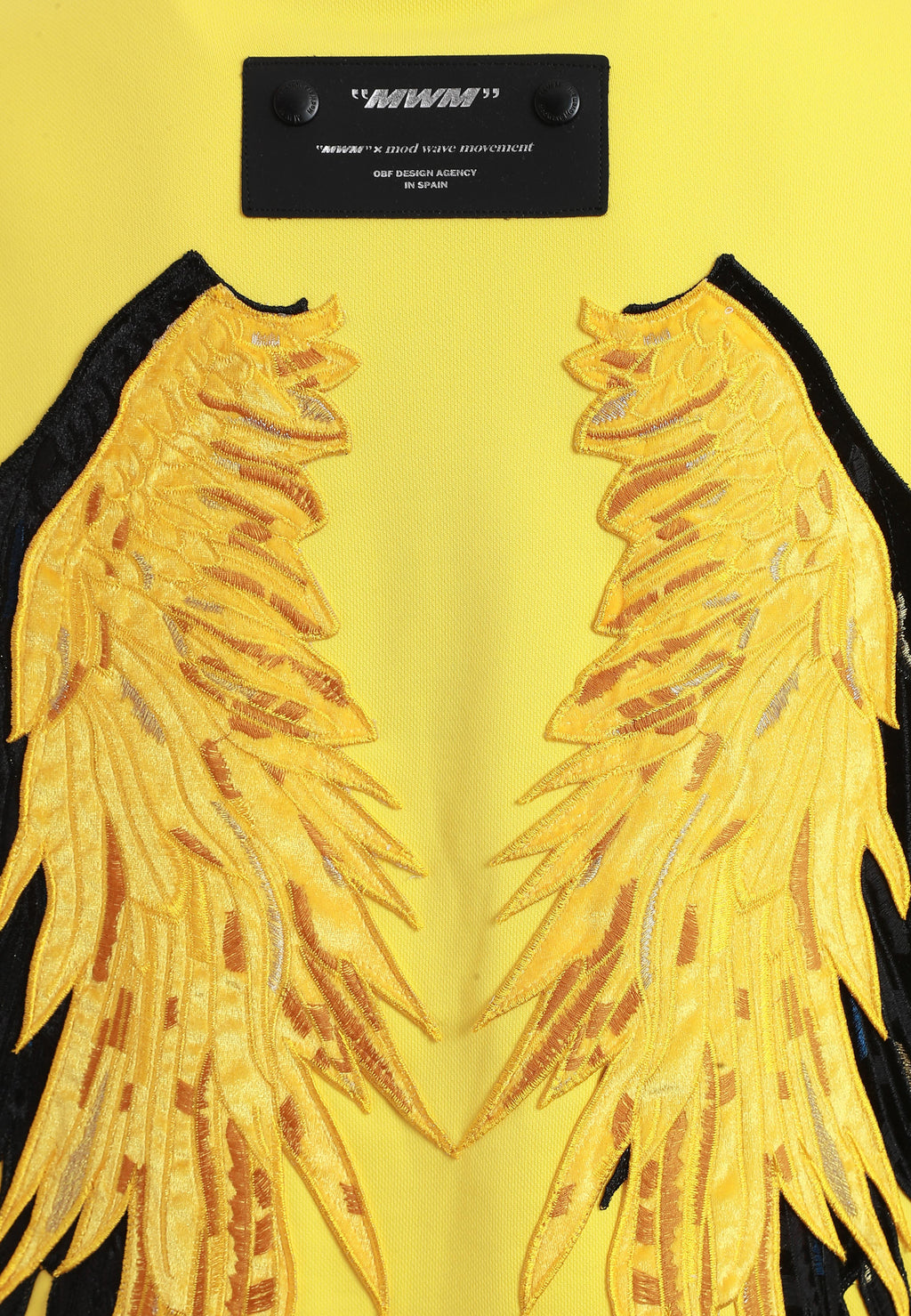 Sudadera de niño Wings de corte relajado con estrellas frontales y doble parche de alas en la espalda | MWM [PS_COLORS:UNASSIGNED]