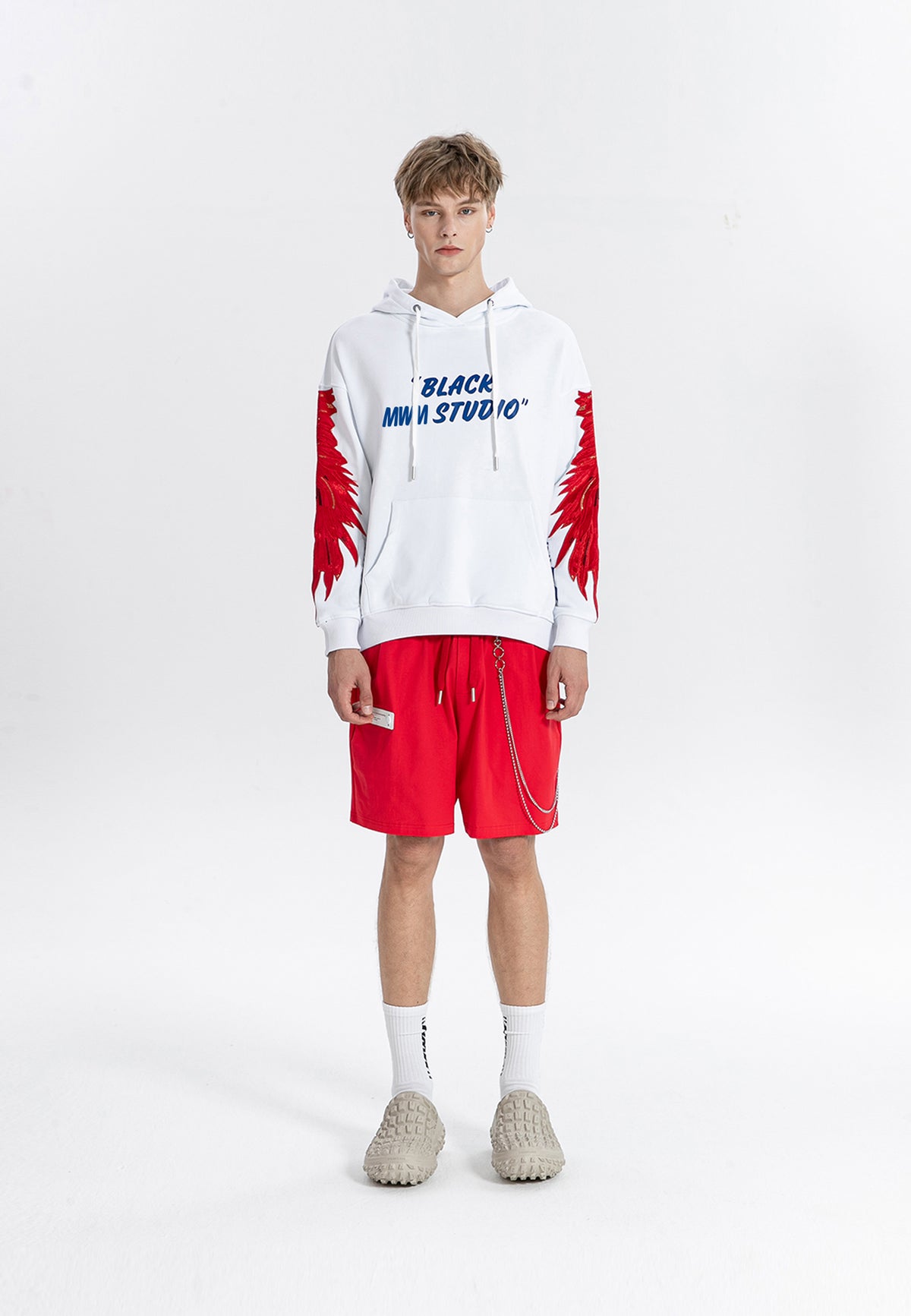 Sudadera con capucha y alas bordadas | MWM