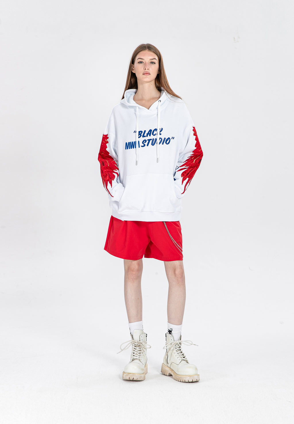 Sudadera con capucha y alas bordadas | MWM
