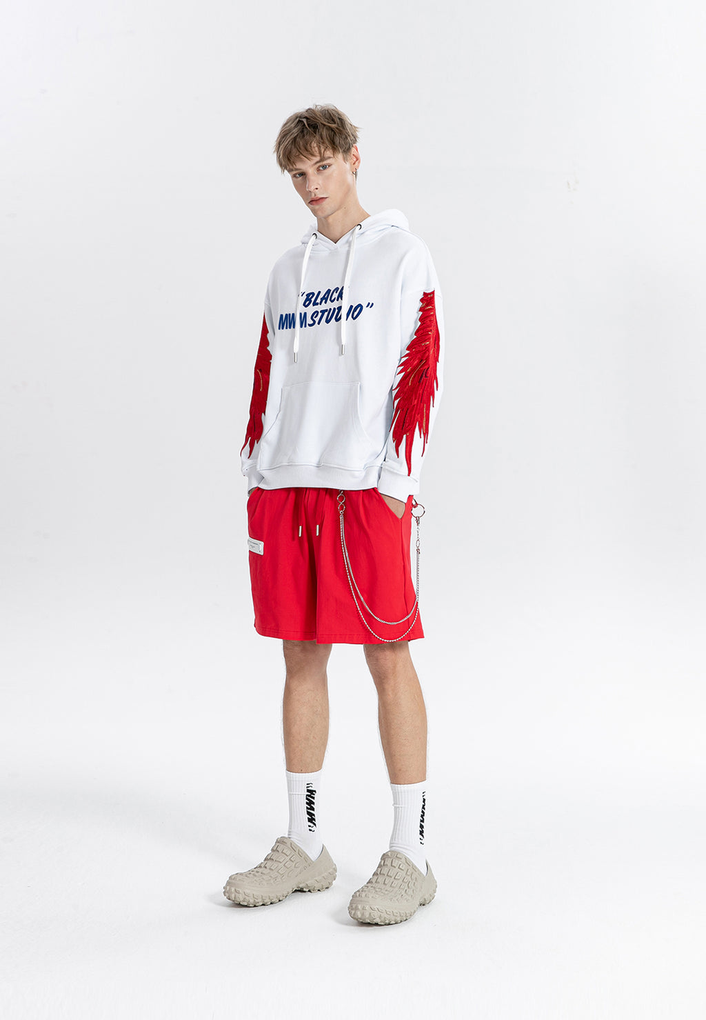 Sudadera con capucha y alas bordadas | MWM