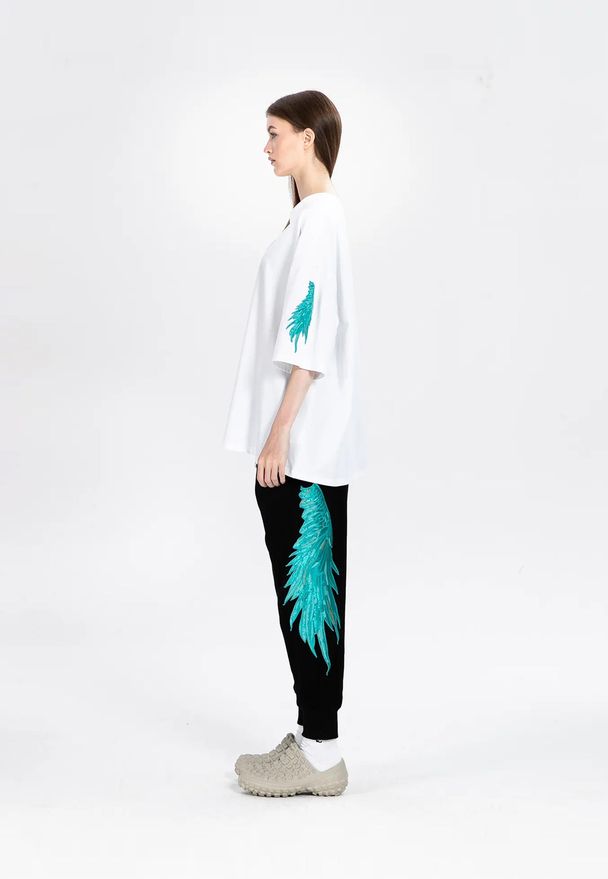 MWM EMBROIDERED WINGS T-SHIRT