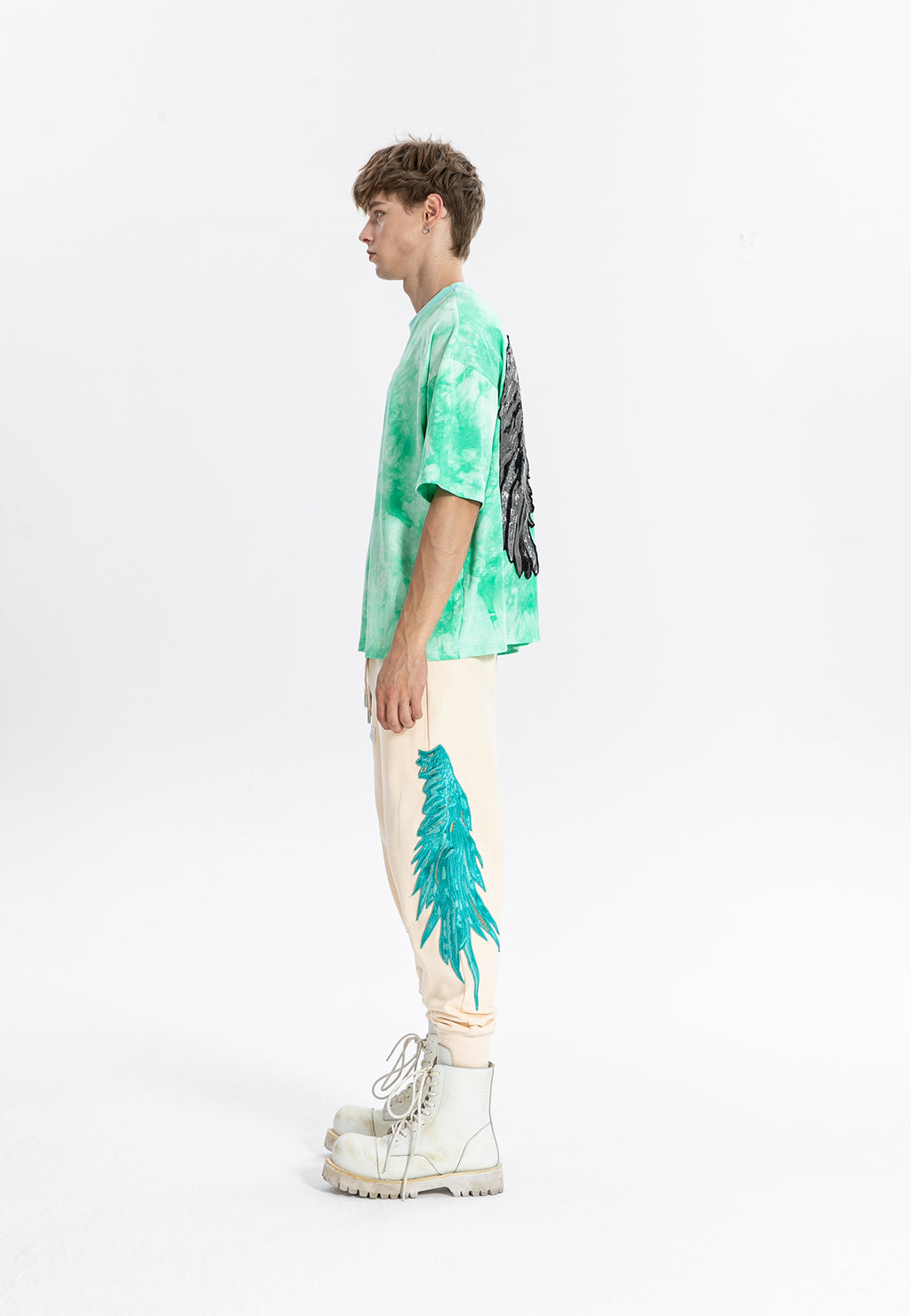 Camiseta con alas bordadas y lentejuelas | MWM