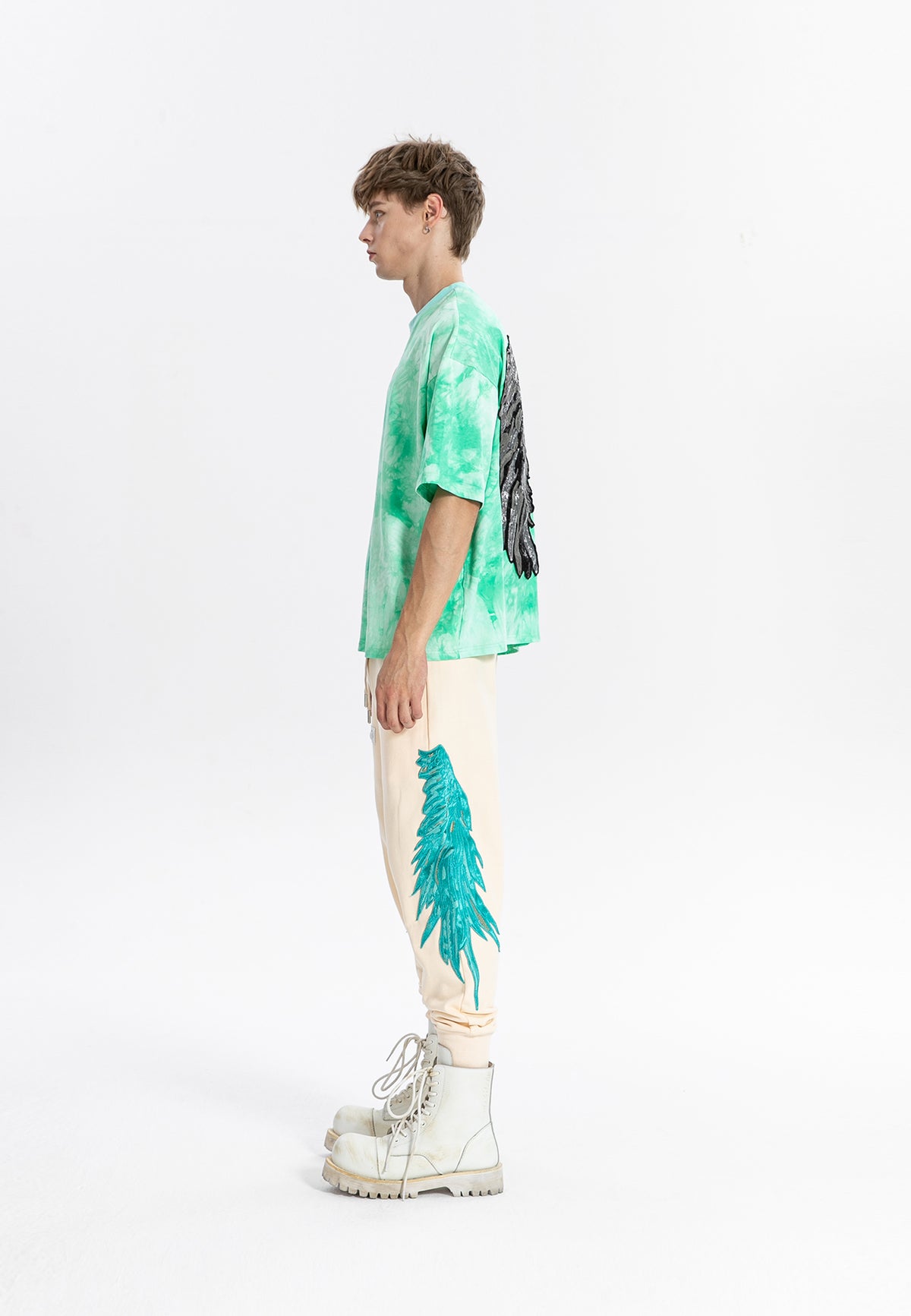 Camiseta con alas bordadas y lentejuelas | MWM